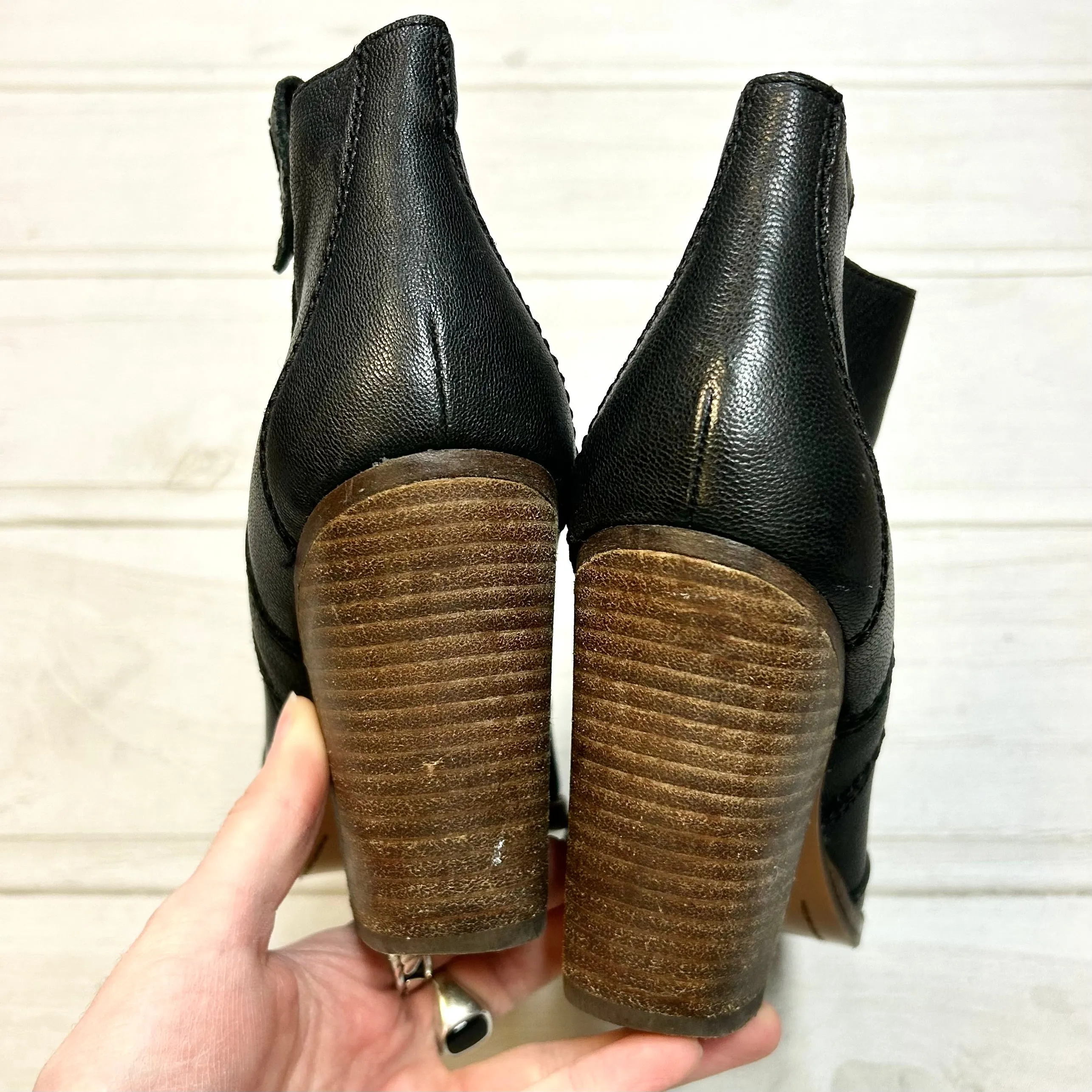 Boots Designer By Coach  Size: 6