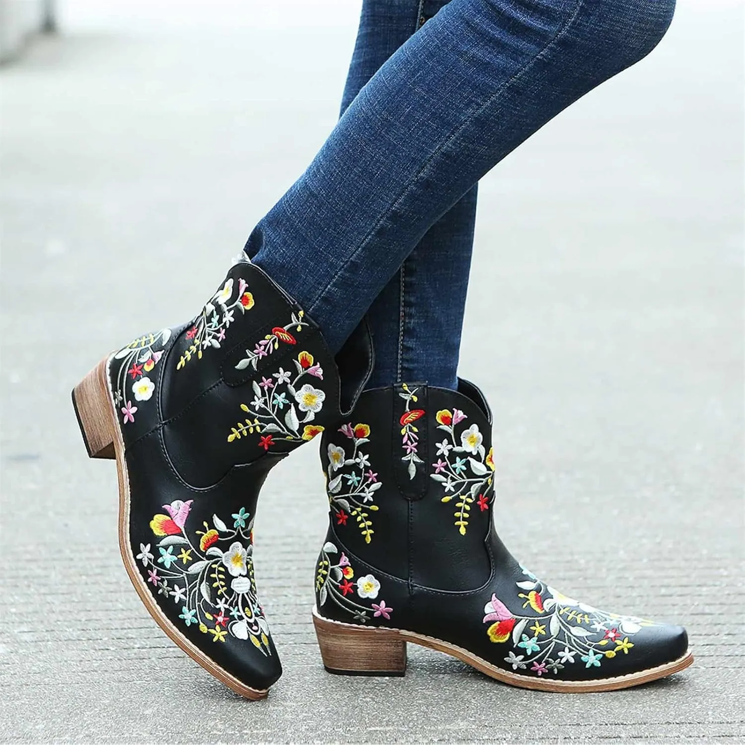 OMEARK Ladies Cowboy Ankle Boots, Fashion Pointed Toe Low Block Chunky Heel Floral Short Booties, Winter Non-Slip Embroidery Snip Toe Western Boots