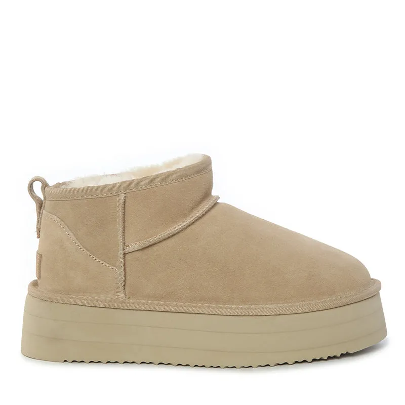 Sure! Here’s an optimized title for the UGG Mini Atasha Platform that incorporates modifiers for better search visibility and attractiveness:

Stylish UGG Mini Atasha Platform Boots for Ultimate Comfort and Versatile Fashion

Feel free to adjust it according to your brands style or specific features you want to highlight!